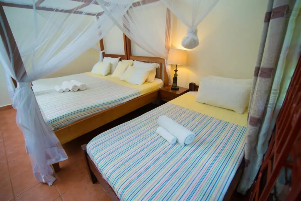 Airport Guest House room in Entebbe